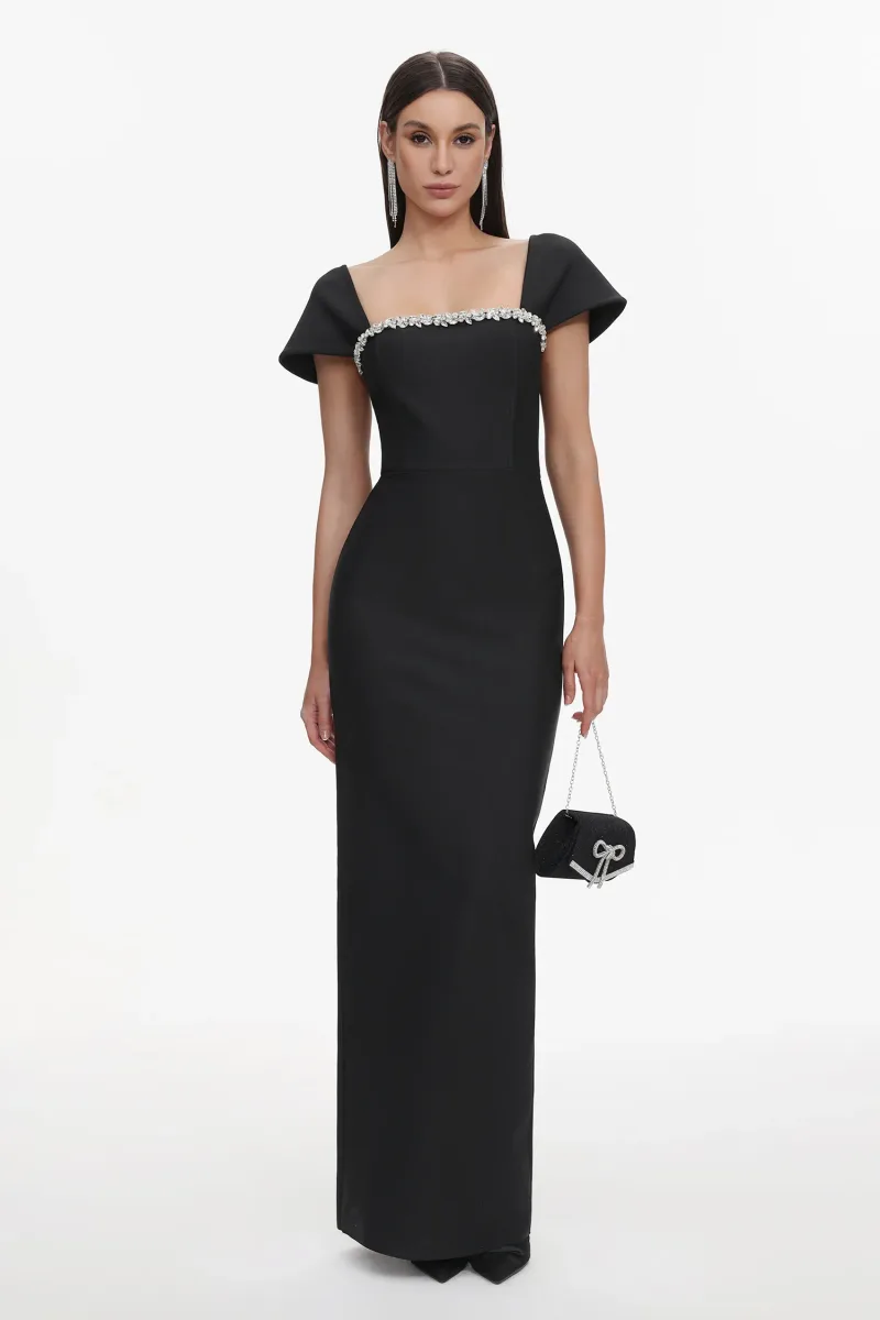 Vestido Maxi Romelle com Manga Curta e Aplicação Diamante