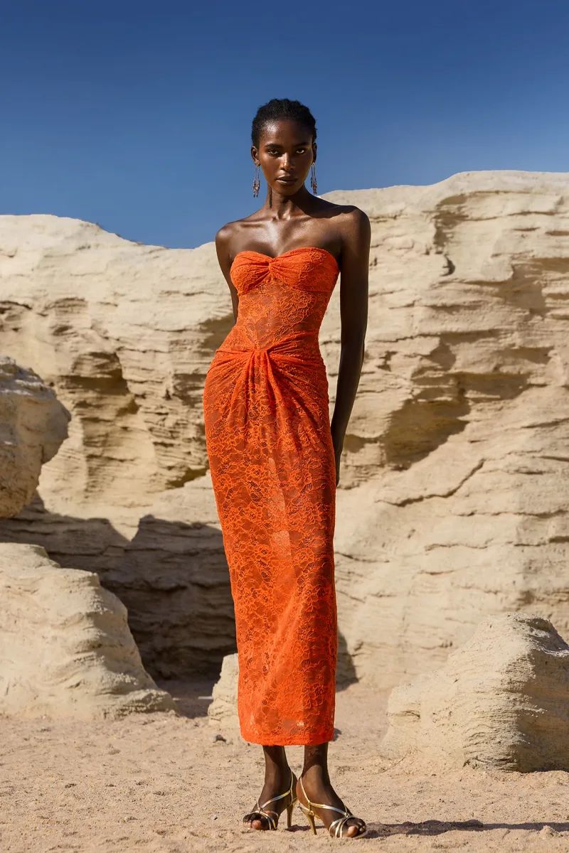 Vestido Selien Longo em Renda sem Mangas