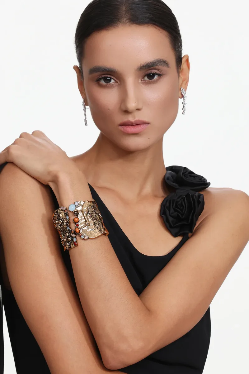 Pulseira Aberta Samala com Flor, Resina Vintage e Metal