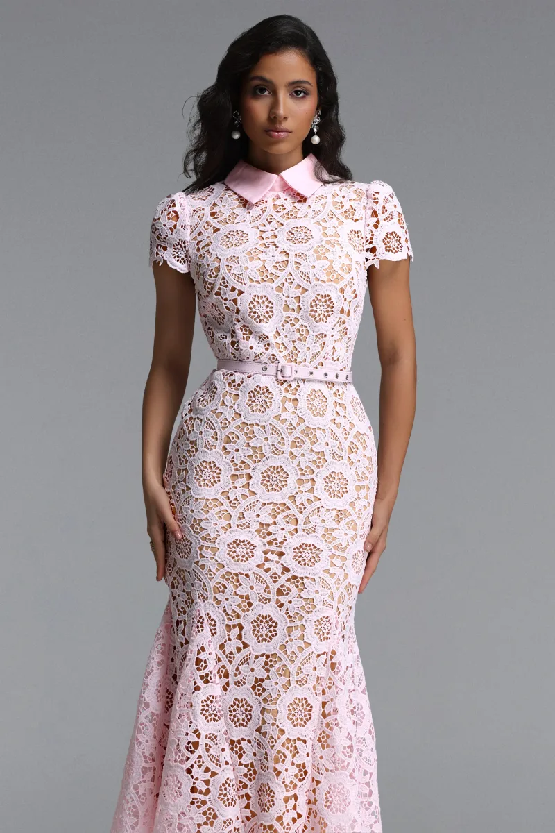 Vestido Maxi Felix em Renda Floral com Manga Curta e Cintura Marcada