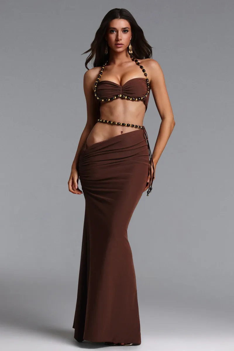 Conjunto Lerla: Top com Correntes Aplicadas e Saia Franzida