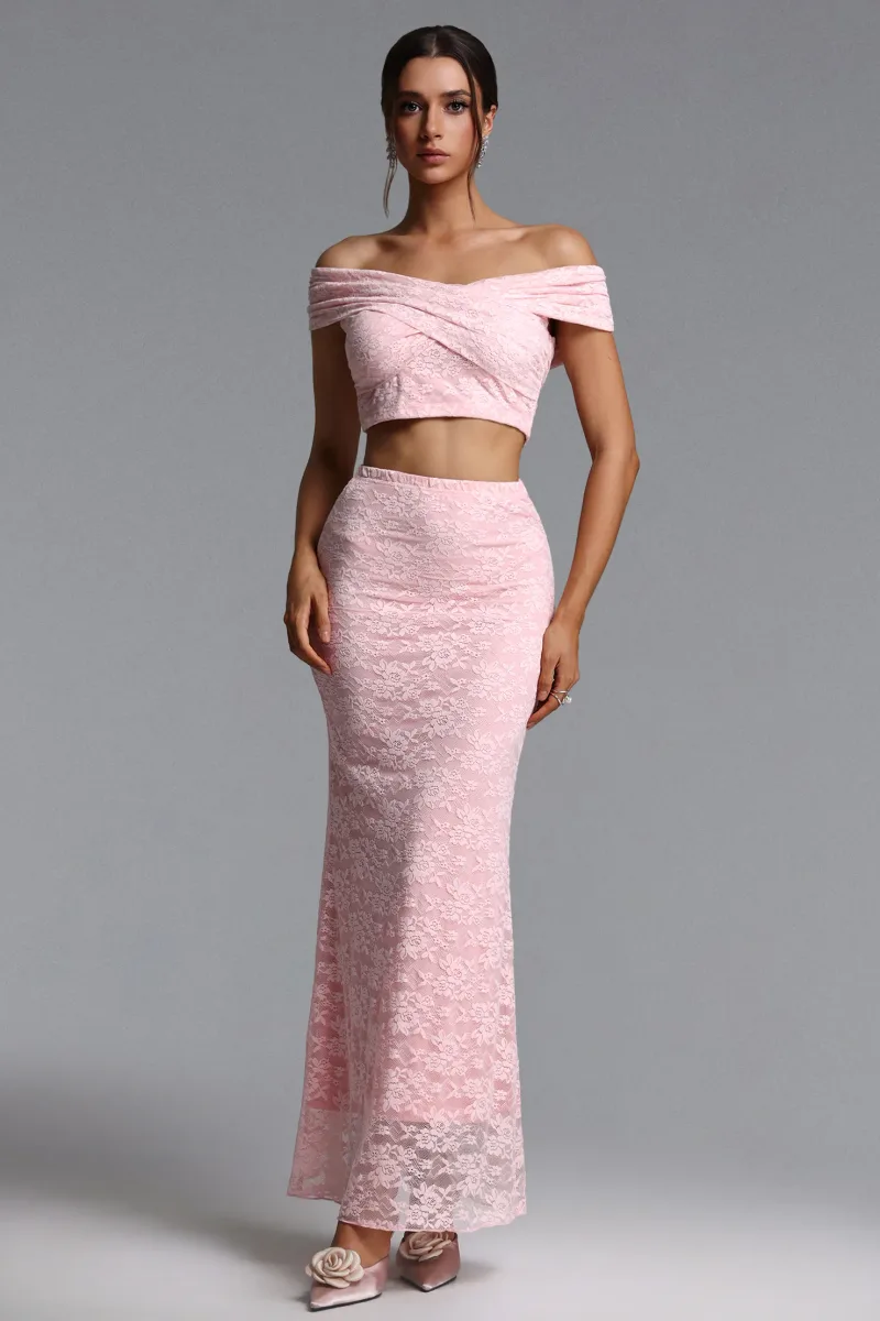 Conjunto Isabeau: Top e Saia em Renda com Ombro a Ombro e Cut-Out