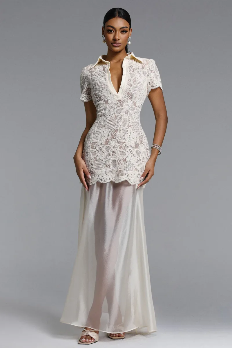 Conjunto Locia Elegante com Top em Renda Abotoado e Saia em Cetim