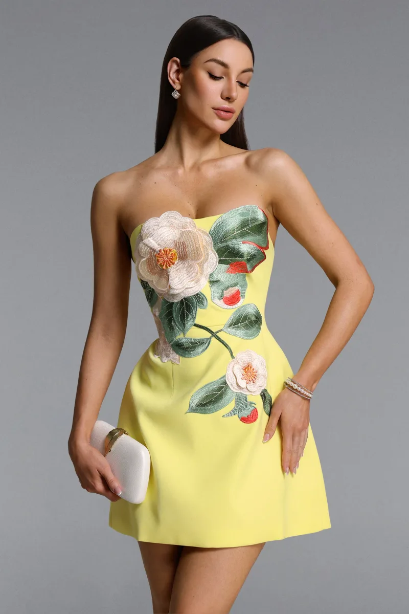 Mini Dress Doris com Bordado Floral e Costas Nuas