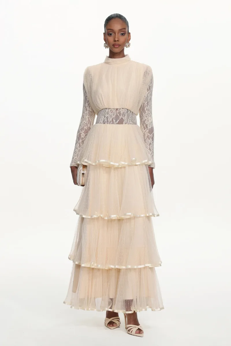 Vestido Maxi Yannei Romântico com Manga Longa, Renda e Tule em Camadas