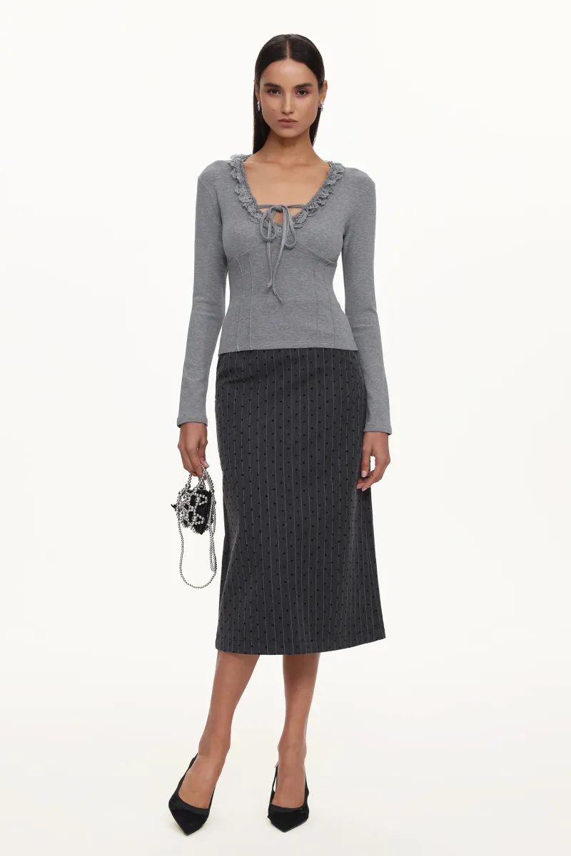 Top Jenny Chic Decote V Manga Longa em Tricô com Renda