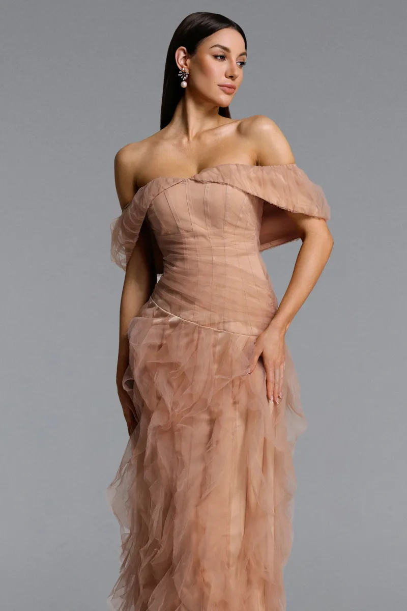 Vestido Maxi Revie com Tule Franzido Ombro a Ombro