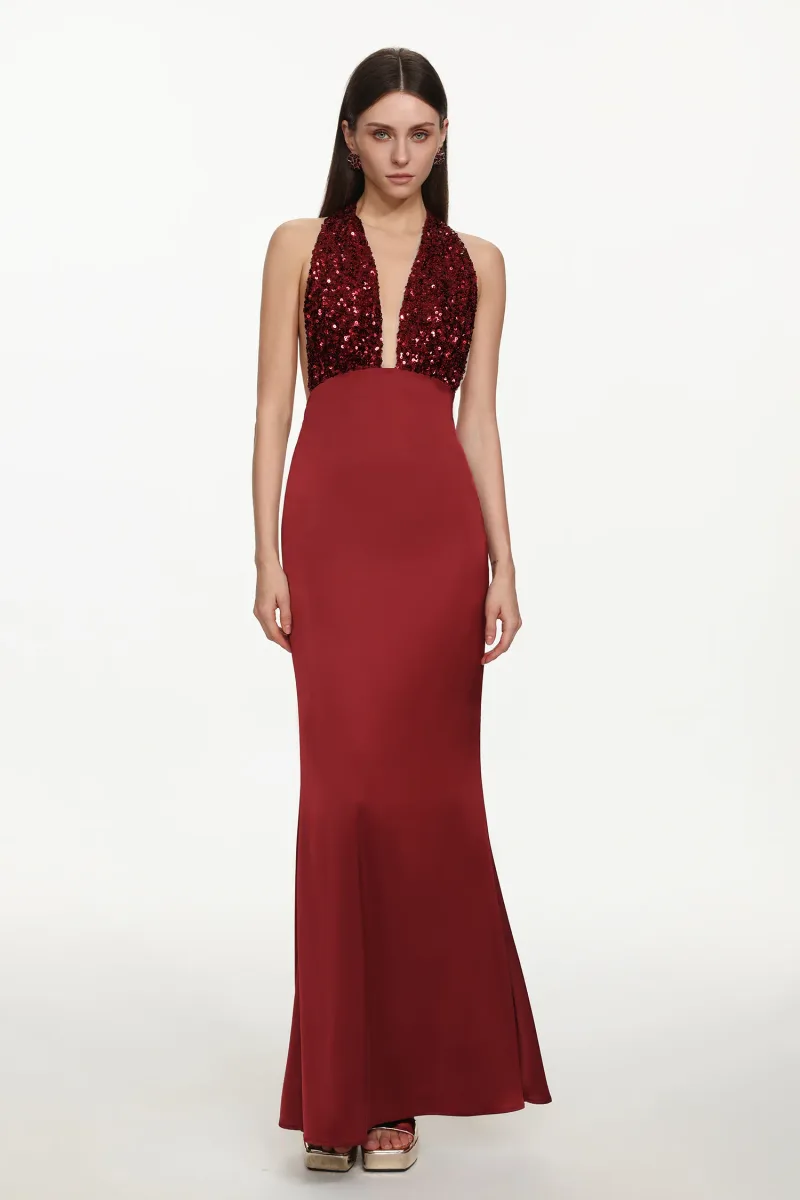 Vestido Maxi Halter Elora em Paetê com Decote Profundo