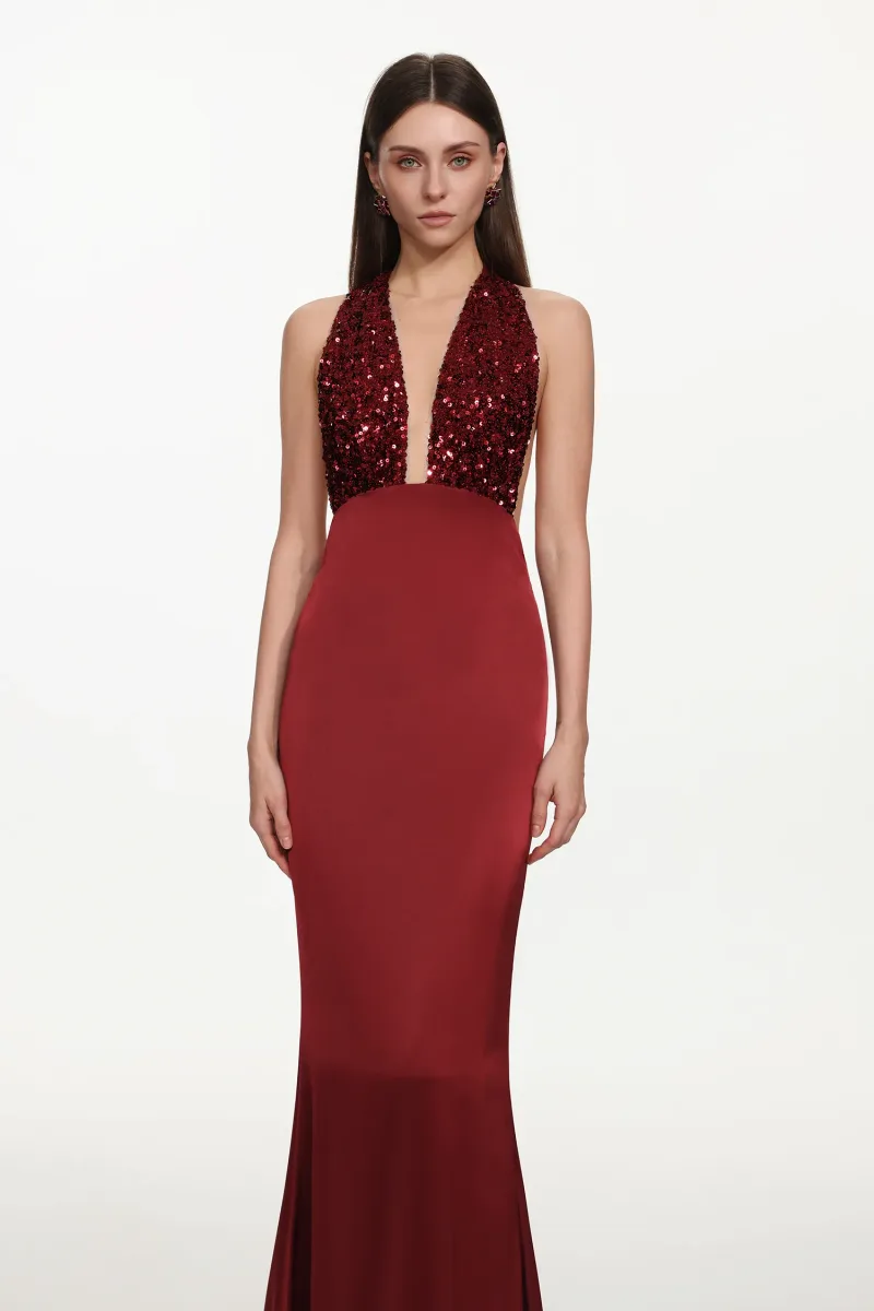 Vestido Maxi Halter Elora em Paetê com Decote Profundo