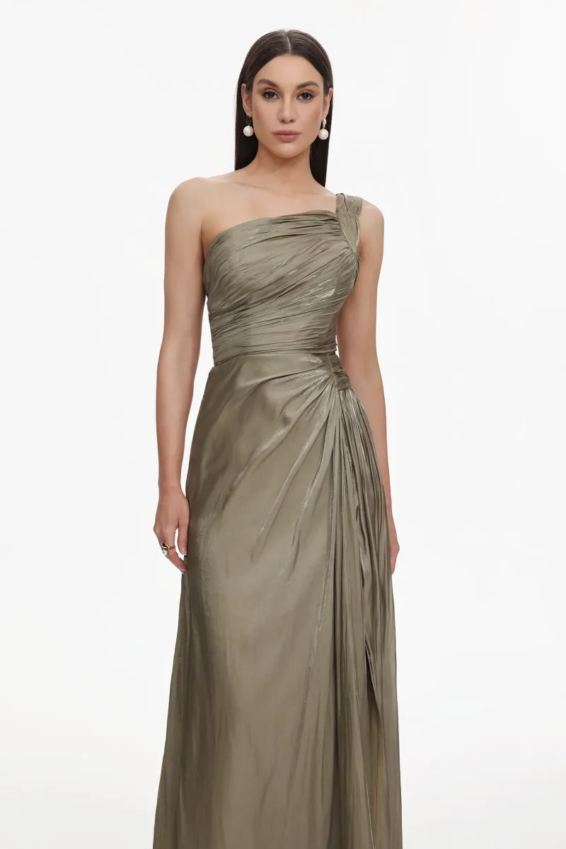 Vestido Ronja: Maxi Fluido com Um Ombro e Pregas