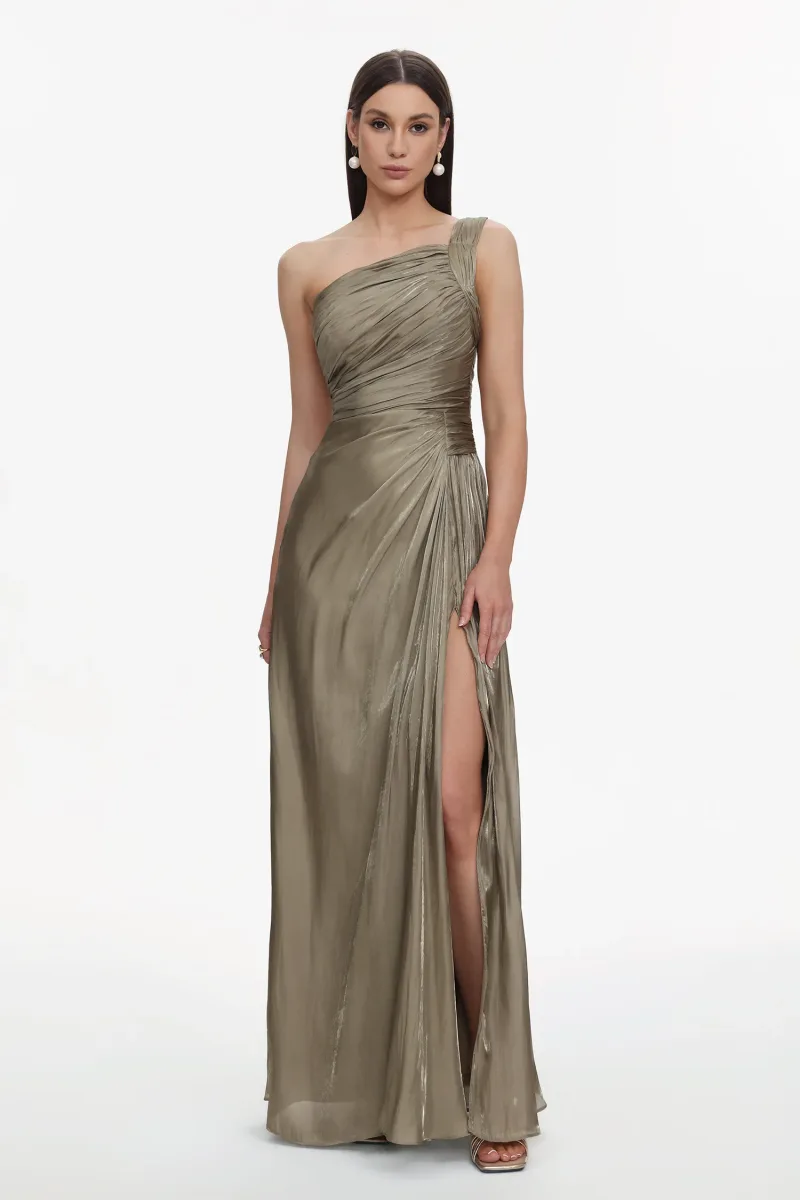 Vestido Ronja: Maxi Fluido com Um Ombro e Pregas