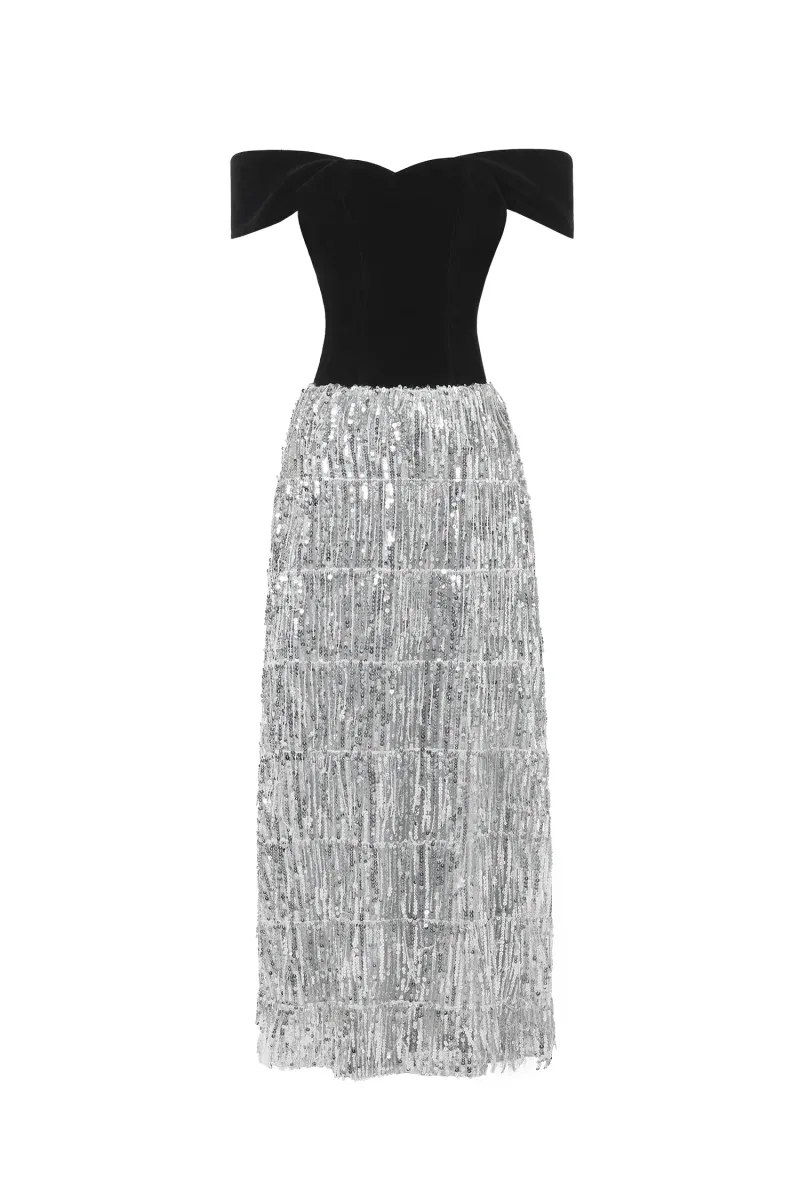 Vestido Maxi Merrit Glamouroso com Ombro a Ombro e Franjas de Veludo