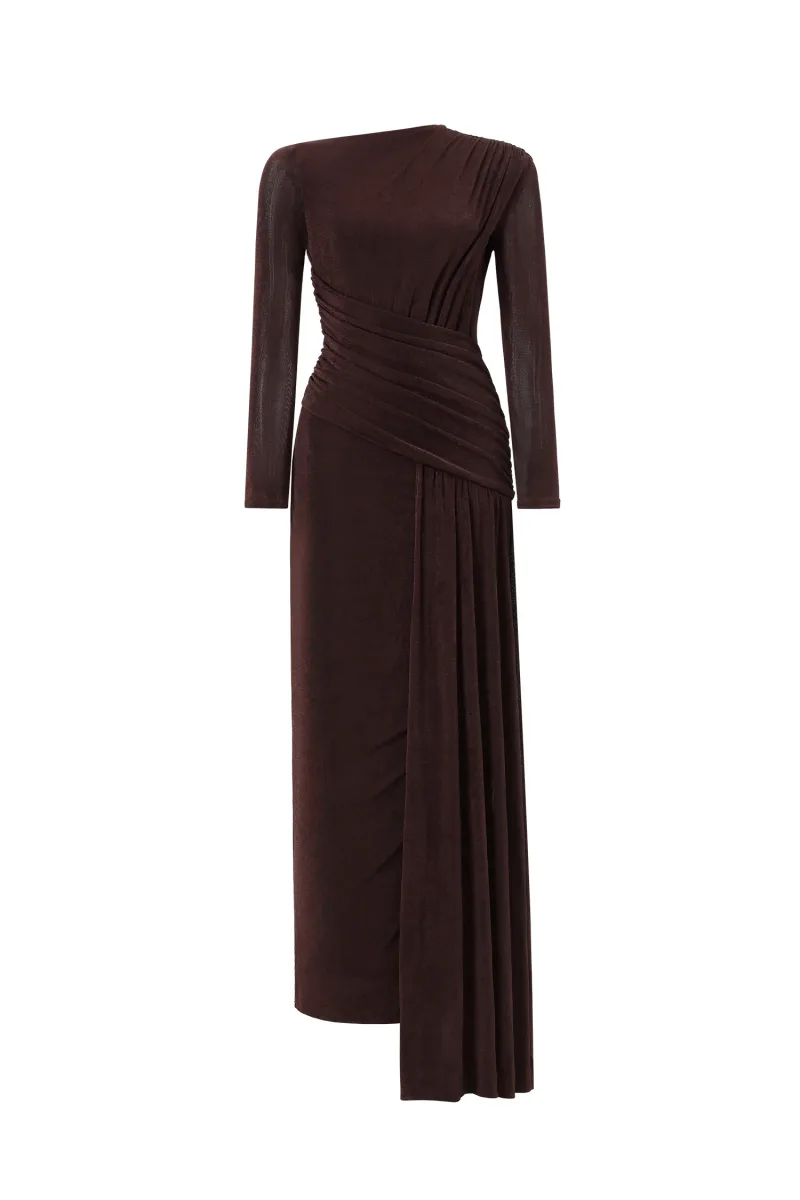 Vestido Maxi Skyler em Malha Marrom com Manga Longa e Fenda Alta