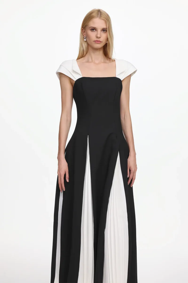 Vestido Maxi Saly com Pregas em Contraste