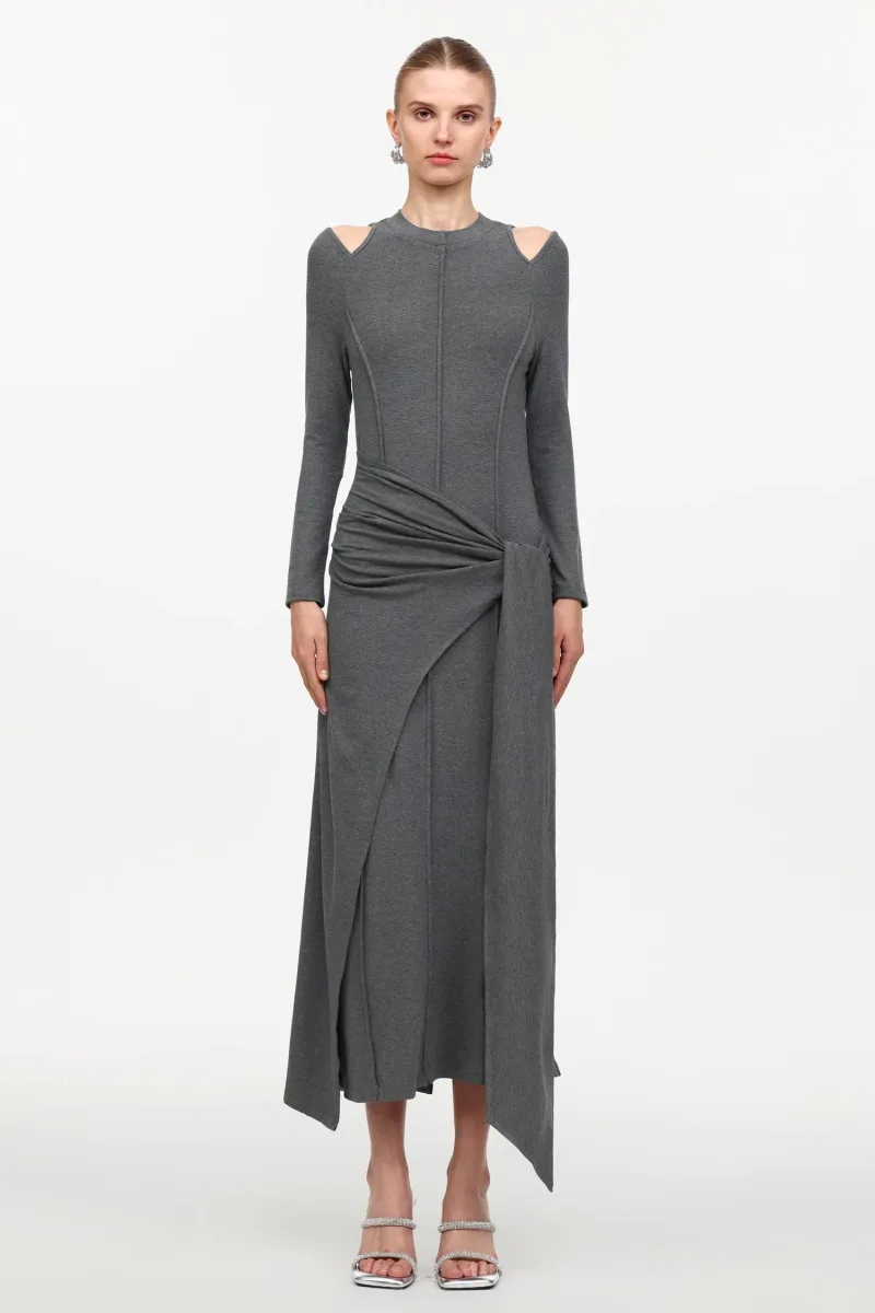 Vestido Maxi Silas com Decote Vazado e Mangas Longas em Malha