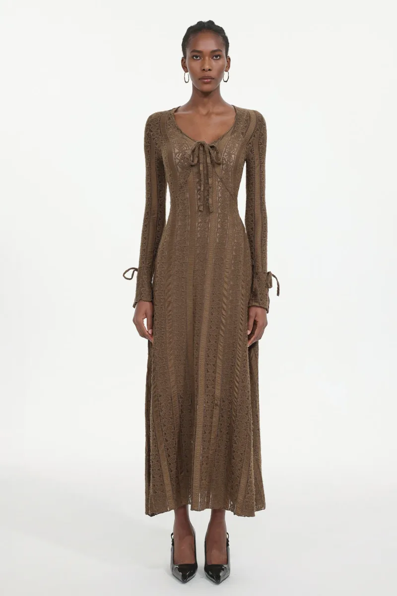 Vestido Maxi Katya em Renda e Laço com Manga Longa - Marrom
