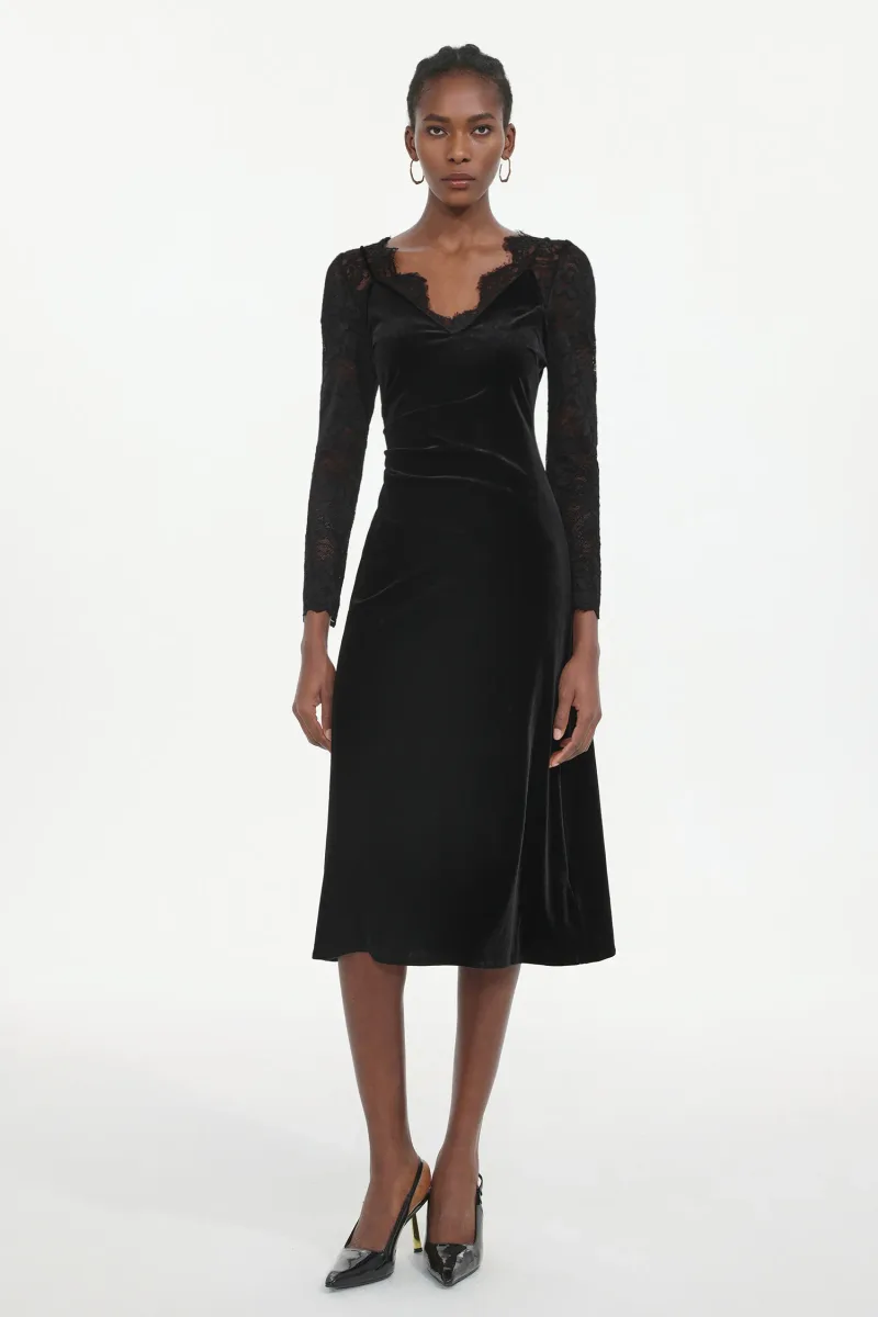 Vestido Maxi Gianna em Veludo e Renda com Manga Longa