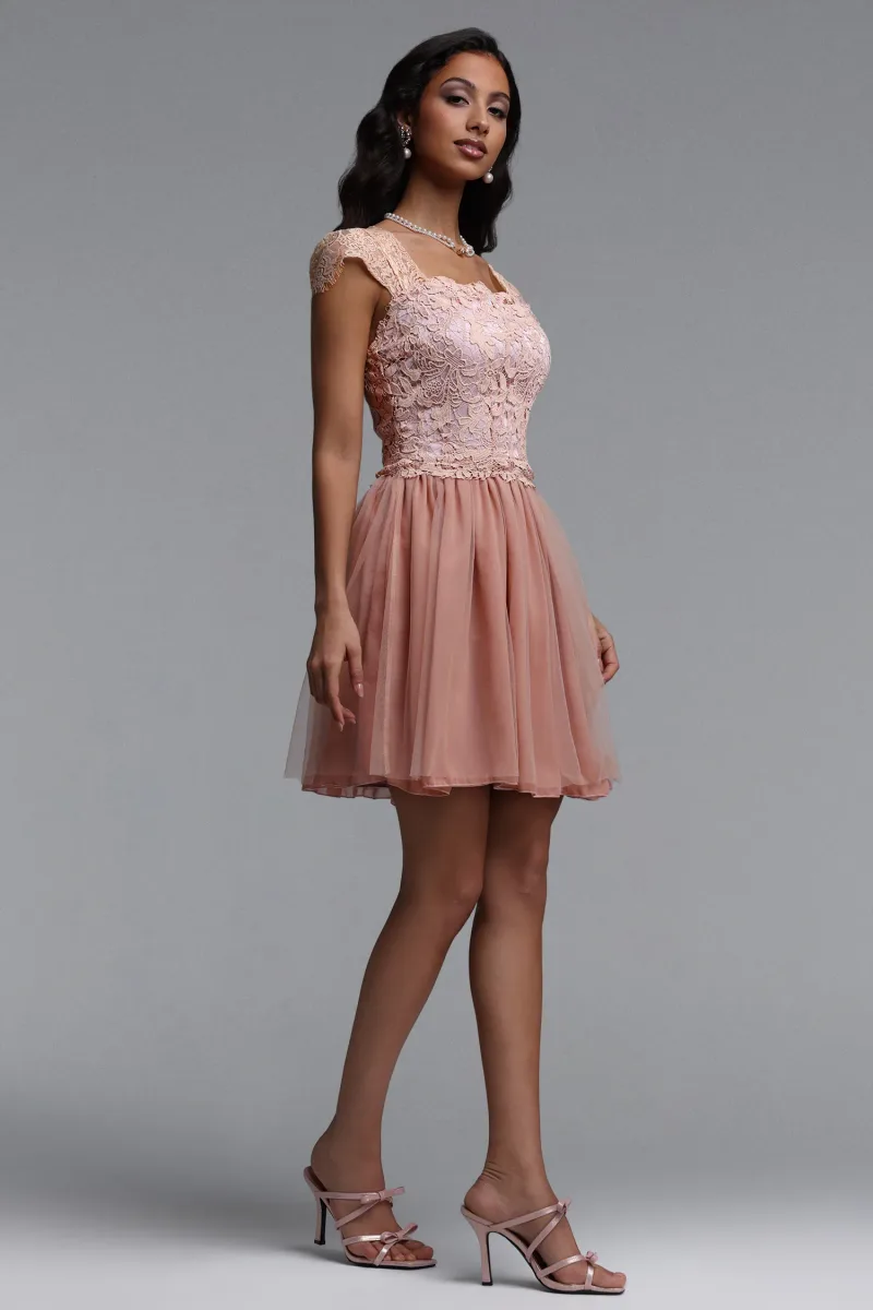 Vestido Mini Guga Resort com Renda e Tule