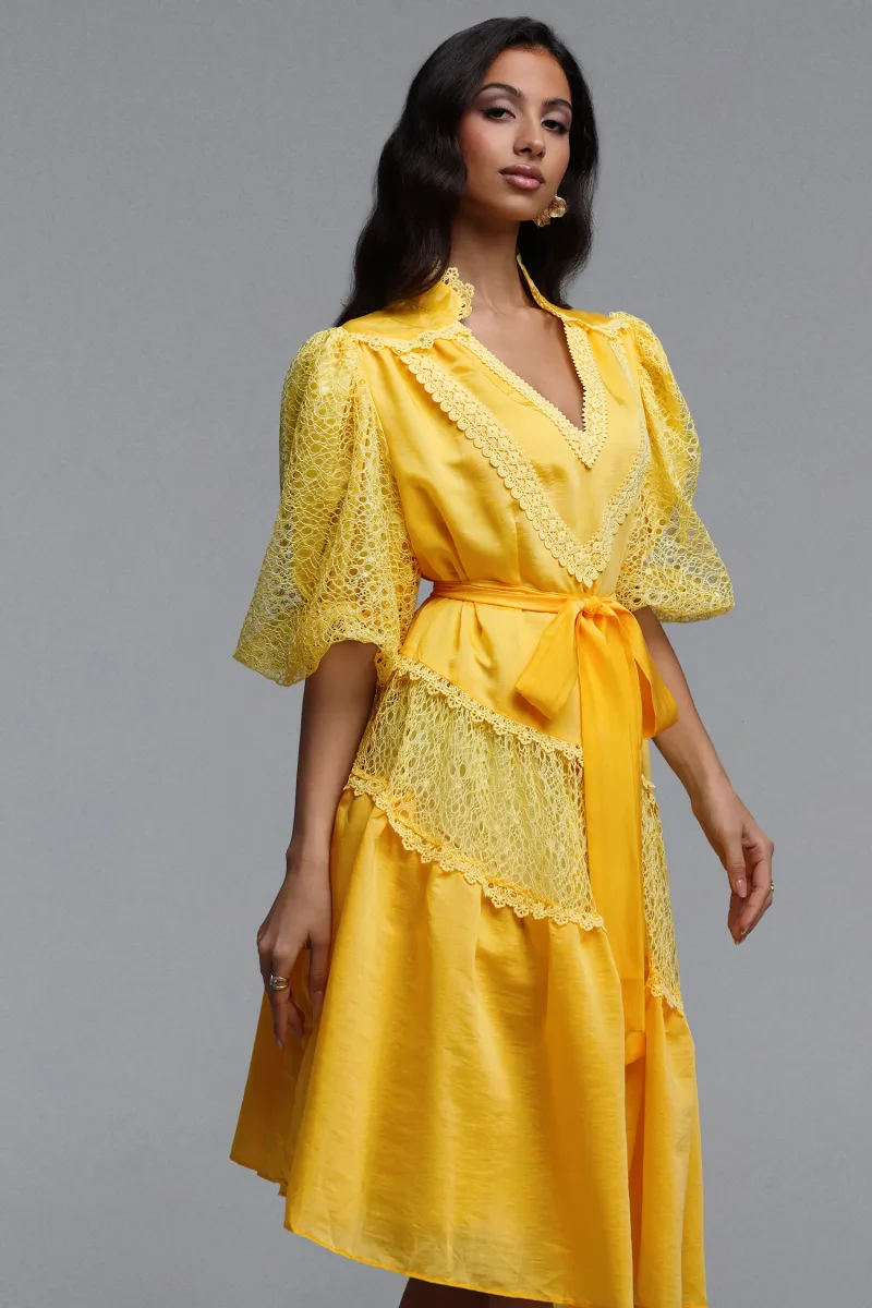 Vestido Mini Kila Resort com Gola V e Mangas Bufantes