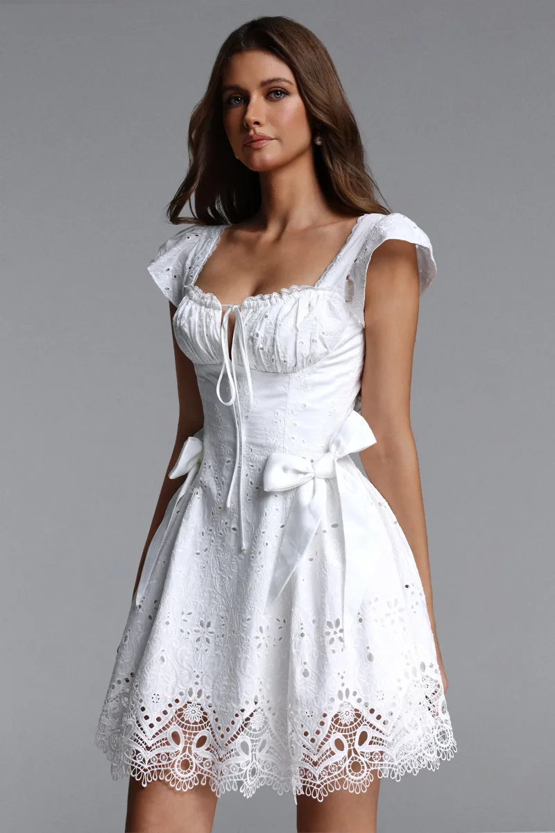 Vestido Henrietta Resort Curto em Linho com Manga Curta e Laço