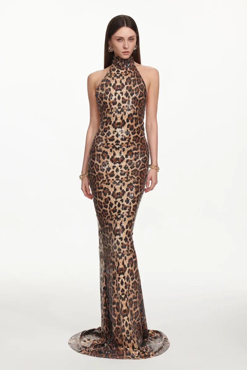 Vestido Maxi Myka em Paetê com Estampa Animal Print e Decote Halter