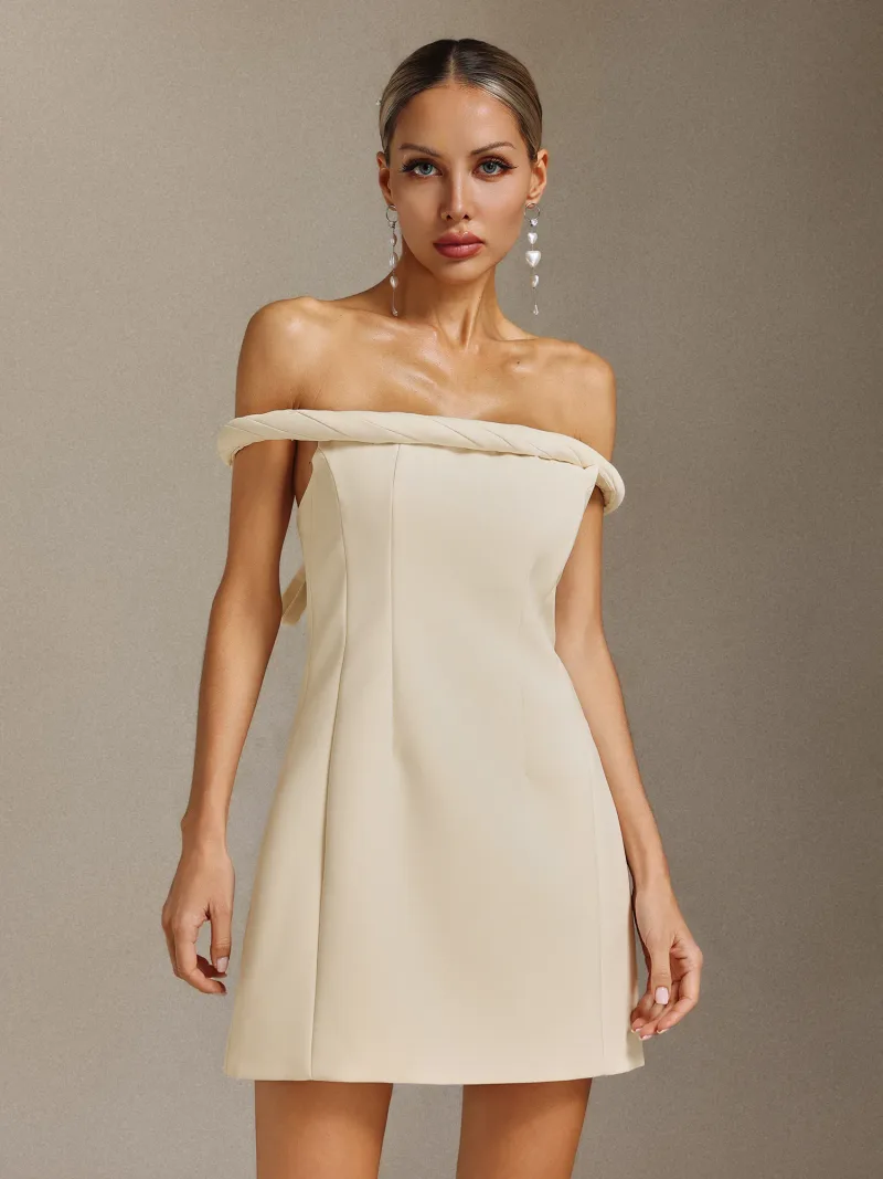 Vestido Larry com Ombros à Mostra