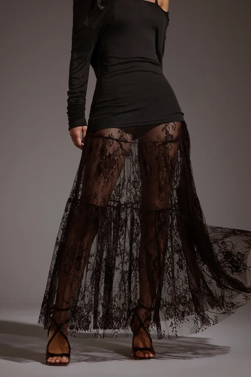 Saia Yalyka em Renda Maxi
