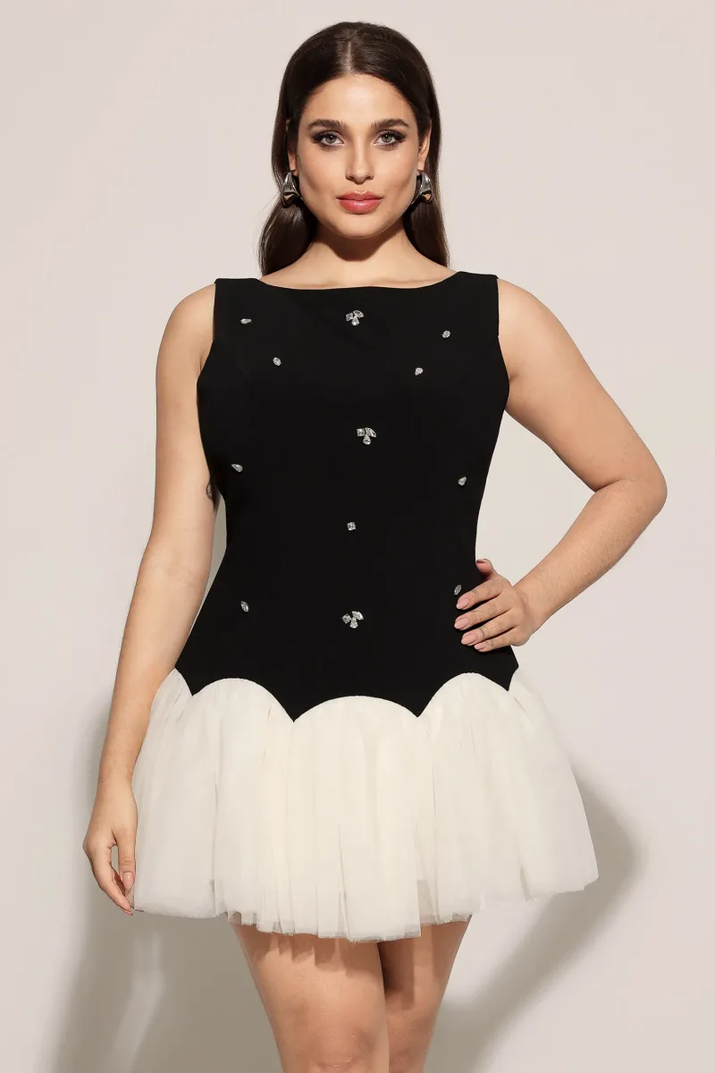 Vestido Mini Salamo Sem Mangas com Aplicações de Cristal