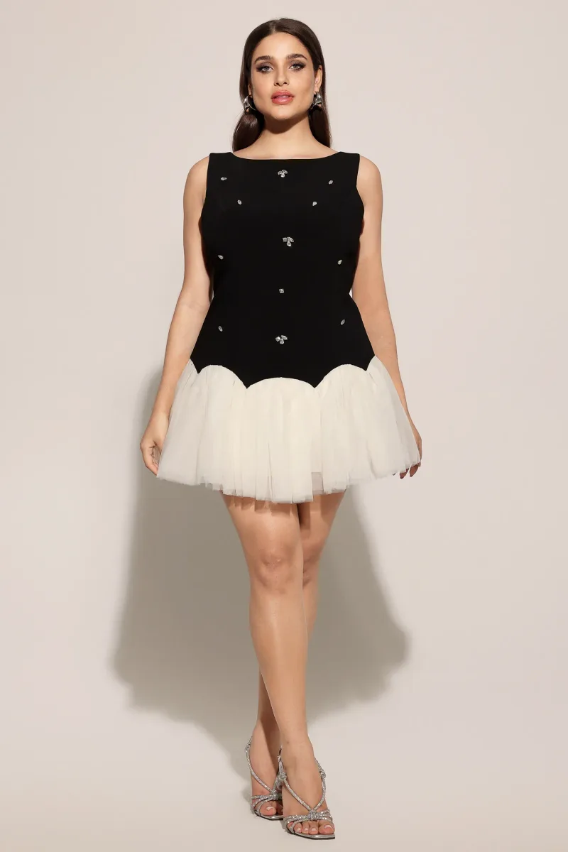 Vestido Mini Salamo Sem Mangas com Aplicações de Cristal