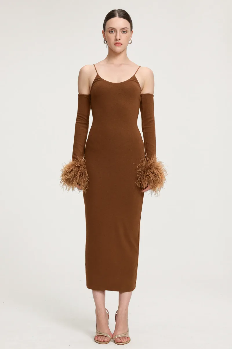 Vestido Midi Tricô com Acabamento em Penas
