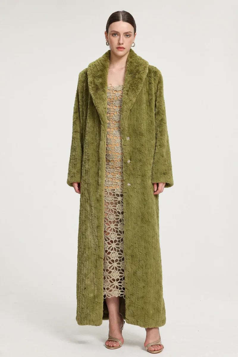 Casaco Maxi com Gola Xale em Fur Texturizado