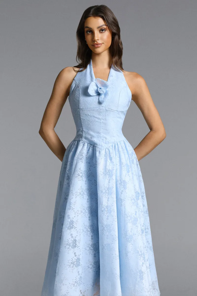 Vestido Maxi Delaney Romântico com Halter em Jacquard Floral Azul