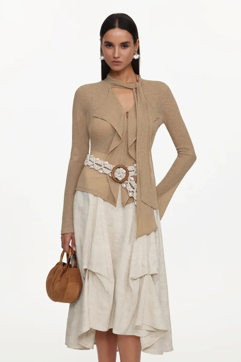 Conjunto Kezia: Top e Saia em Tecido Fluido e Tule