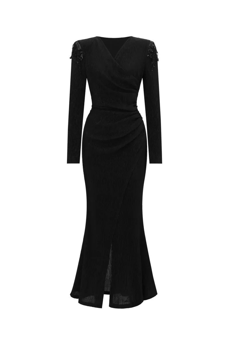Vestido Maxi Rayna com Decote V, Manga Longa e Franjas Cravejadas