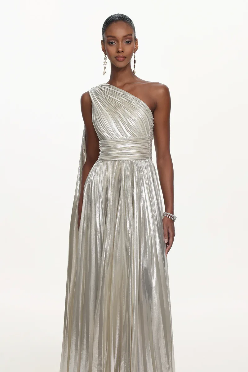 Vestido Maxi Leyla com Um Ombro, Drapeado e Pregas Metalizadas