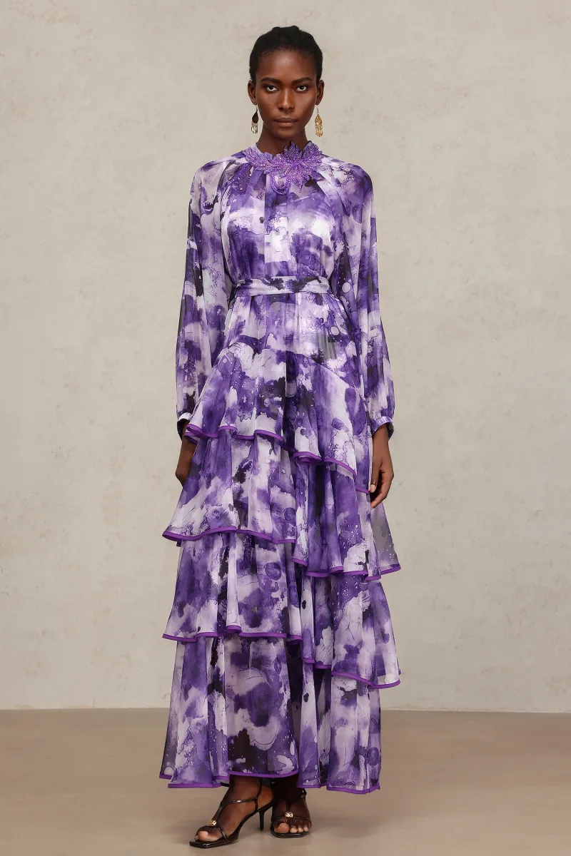 Vestido Maxi Jolie com Decote Redondo, Manga Longa e Padronagem Floral