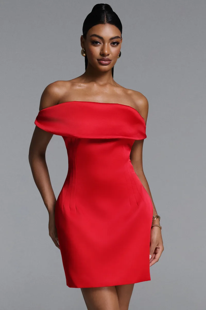 Vestido Mini Sharina em Cetim com Decote Ombro a Ombro
