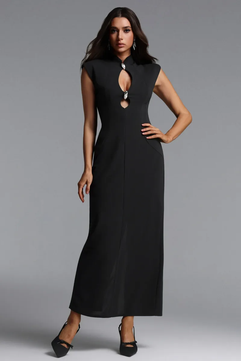 Vestido Maxi Josefina Sem Mangas com Cut-Out e Botões de Metal