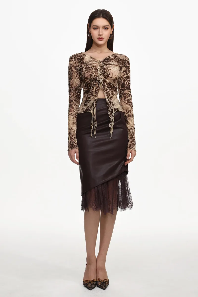 Conjunto Yuhie Vintage: Top Flocked e Saia de Couro Sintético
