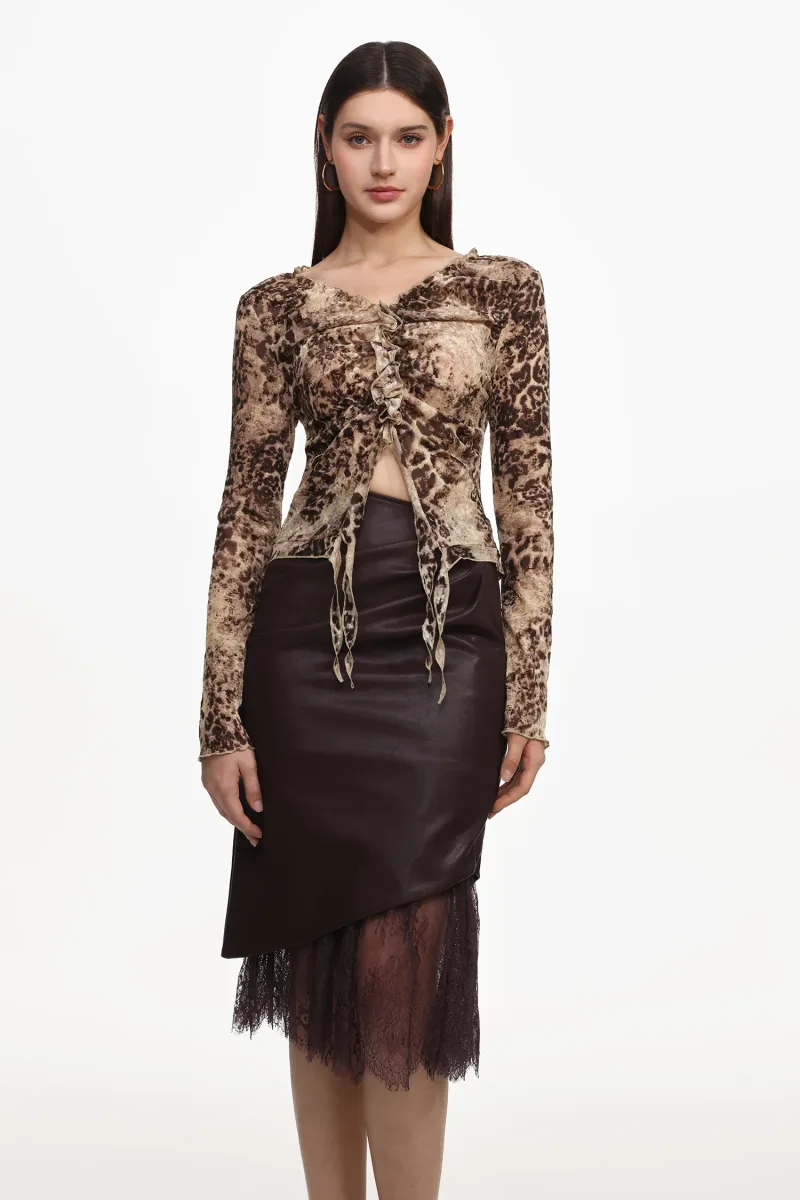 Conjunto Yuhie Vintage: Top Flocked e Saia de Couro Sintético