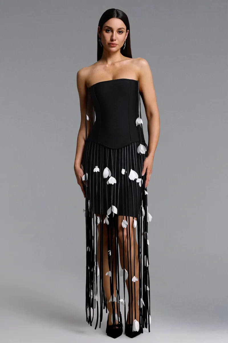Vestido Mini Mikin com Decote Sem Alças e Franja de Folhas