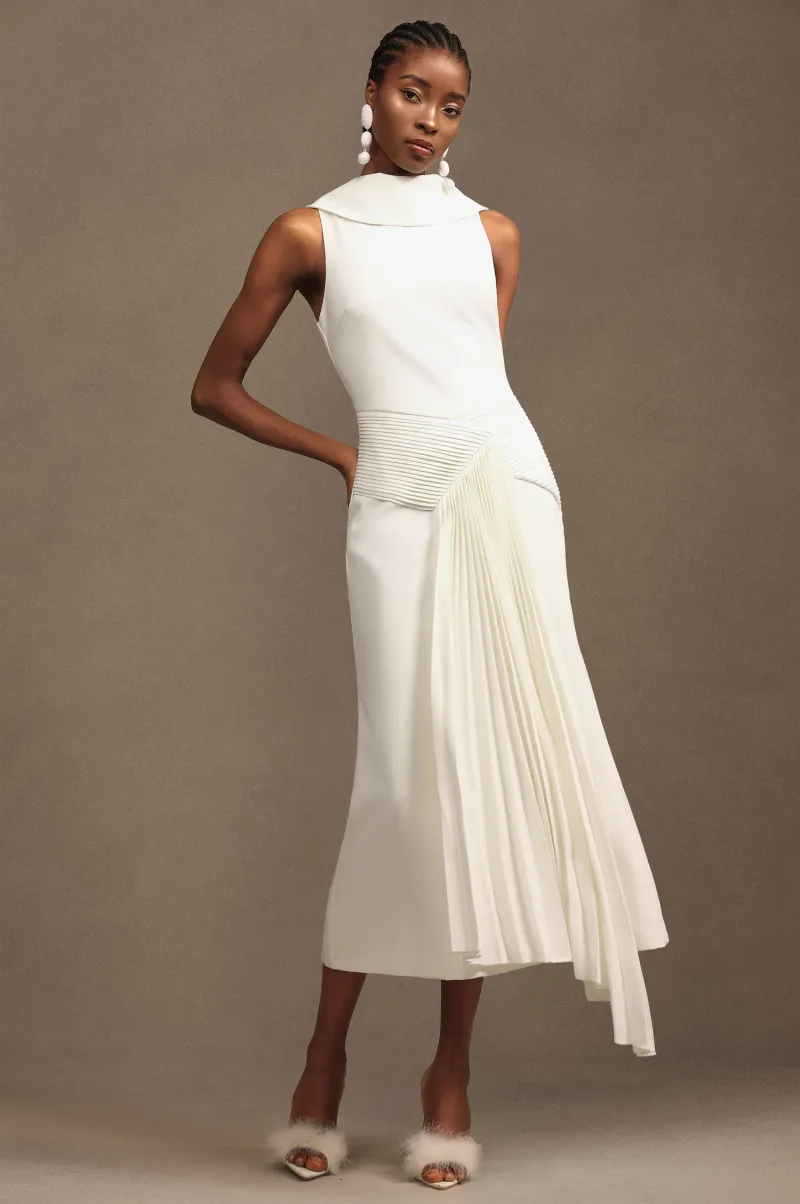 Vestido Jozie: Maxi Sem Mangas com Cauda Sereia