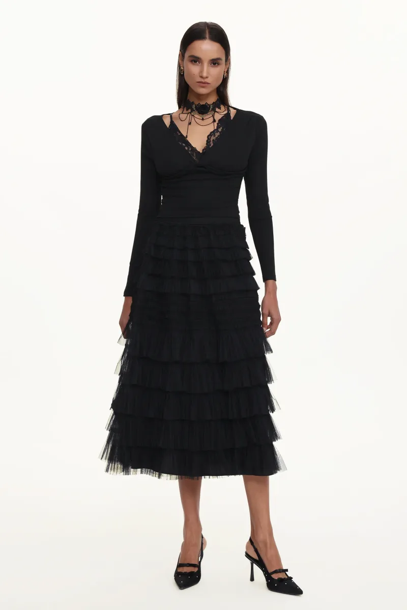 Vestido Maxi Tihila em Renda com Decote V e Manga Longa