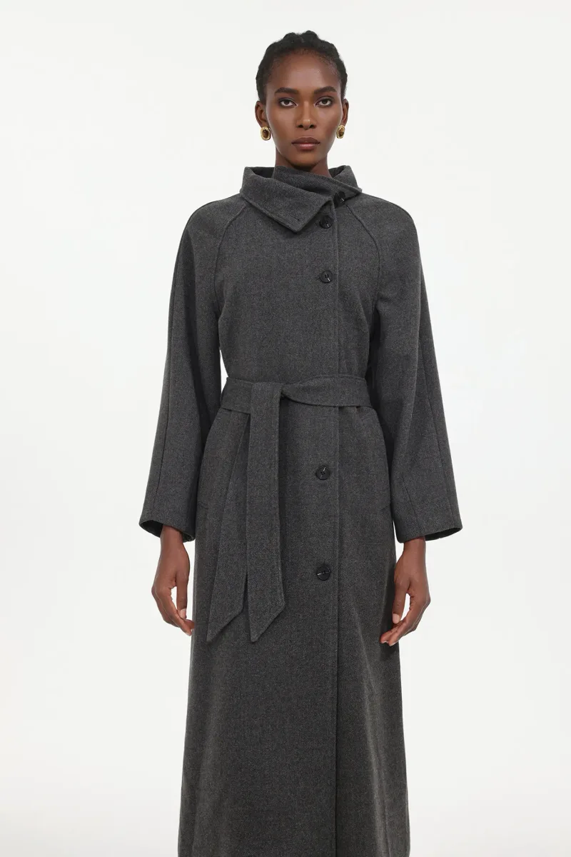 Casaco Rola – Elegância Tailored com Gola Alta e Manga Longa