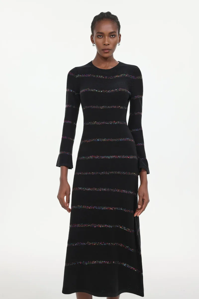 Vestido Jikisy – Tricô Comprido com Aplicações de Brilho e Gola Redonda