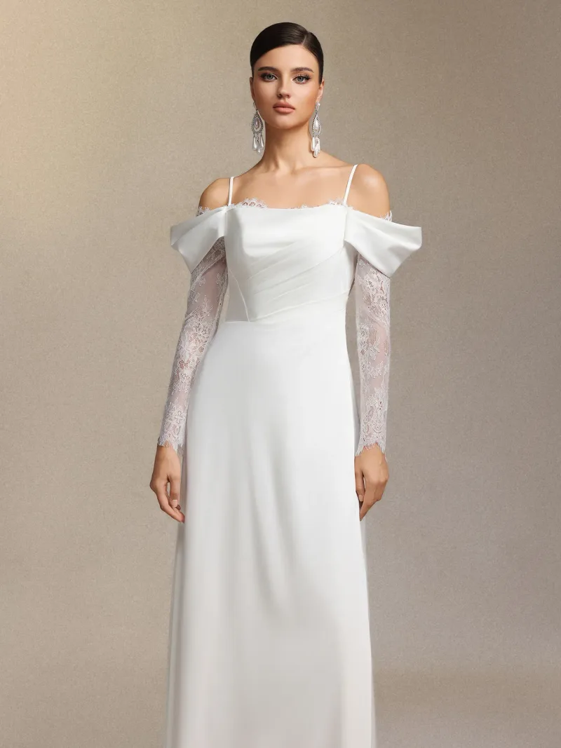 Vestido Maxi Lexi com Ombros à Mostra e Abertura Lateral em Renda
