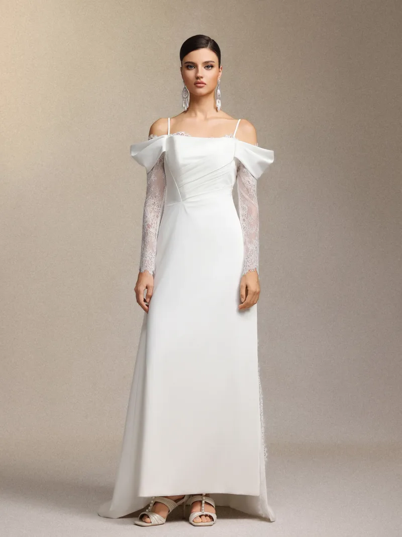 Vestido Maxi Lexi com Ombros à Mostra e Abertura Lateral em Renda