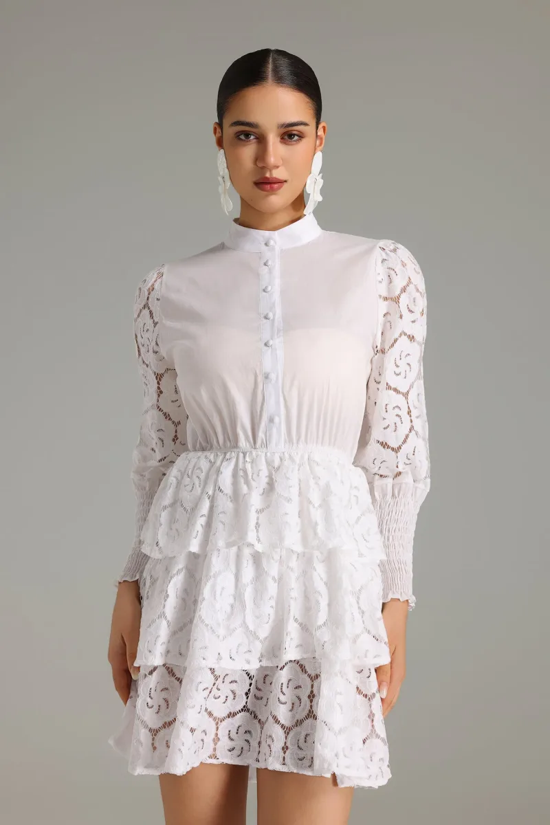 Vestido Uiala com Manga Longa e Renda Sobreposta