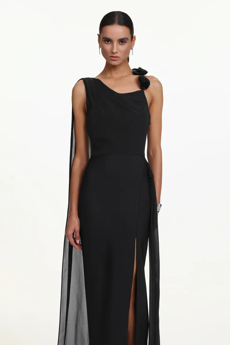 Vestido Maxi Eliza Assimétrico em Tecido Fluido com Estampa Floral
