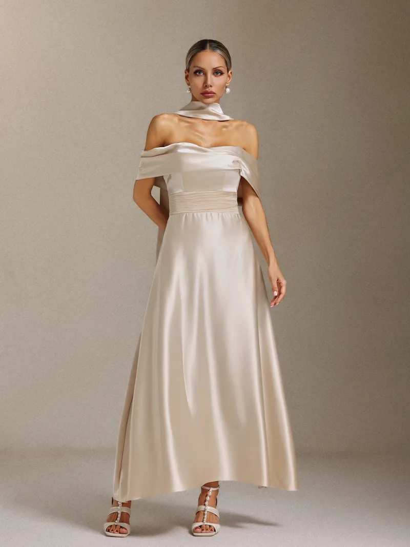 Vestido Maxi Elsie com Ombros à Mostra e Cintura Marcada